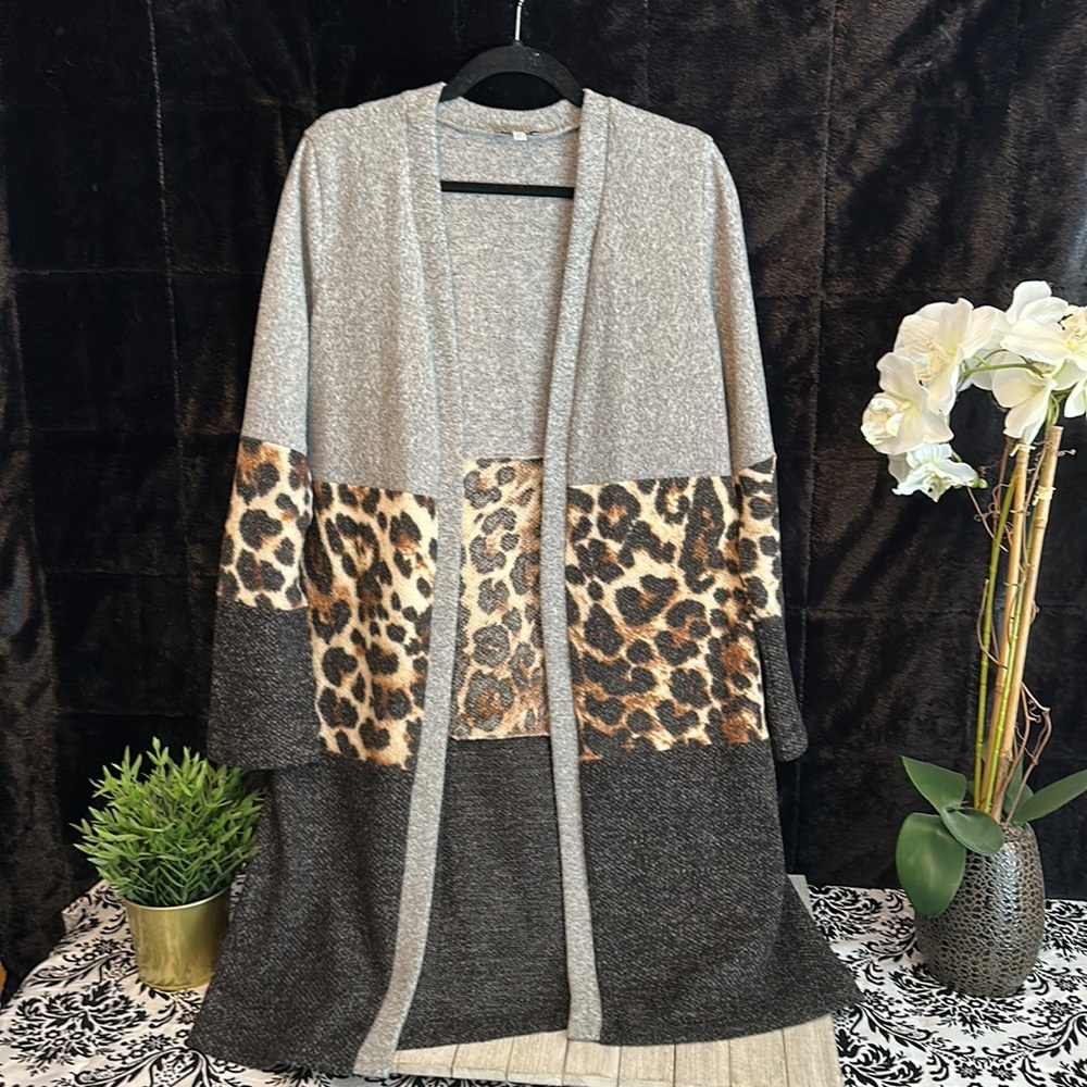 White Birch Cardigan size XL Excellent Condition